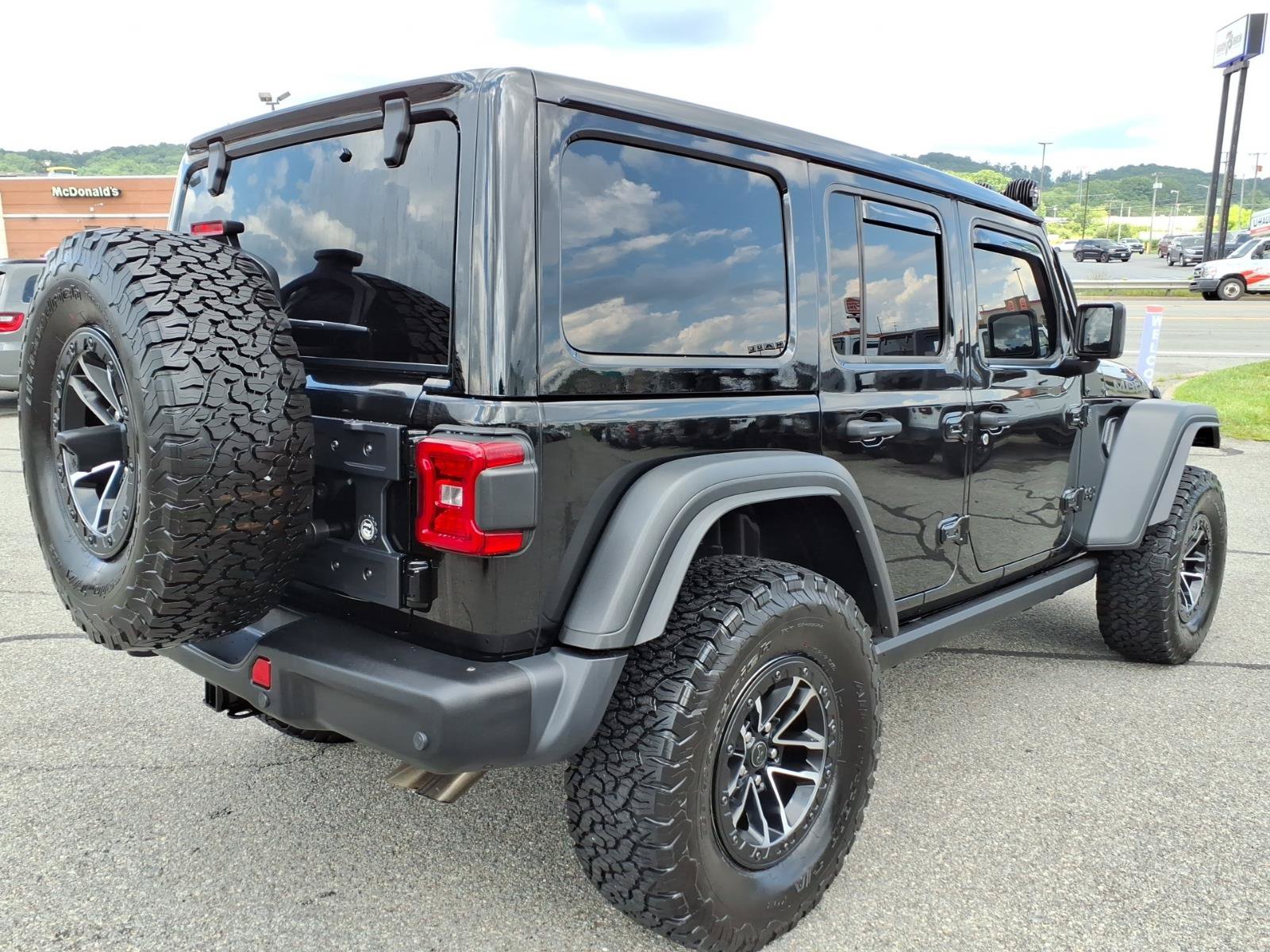 Used 2026 Jeep Wrangler Unlimited Rubicon 392 w/ Quick Order Package 27X Moab AWD/4WD image 7