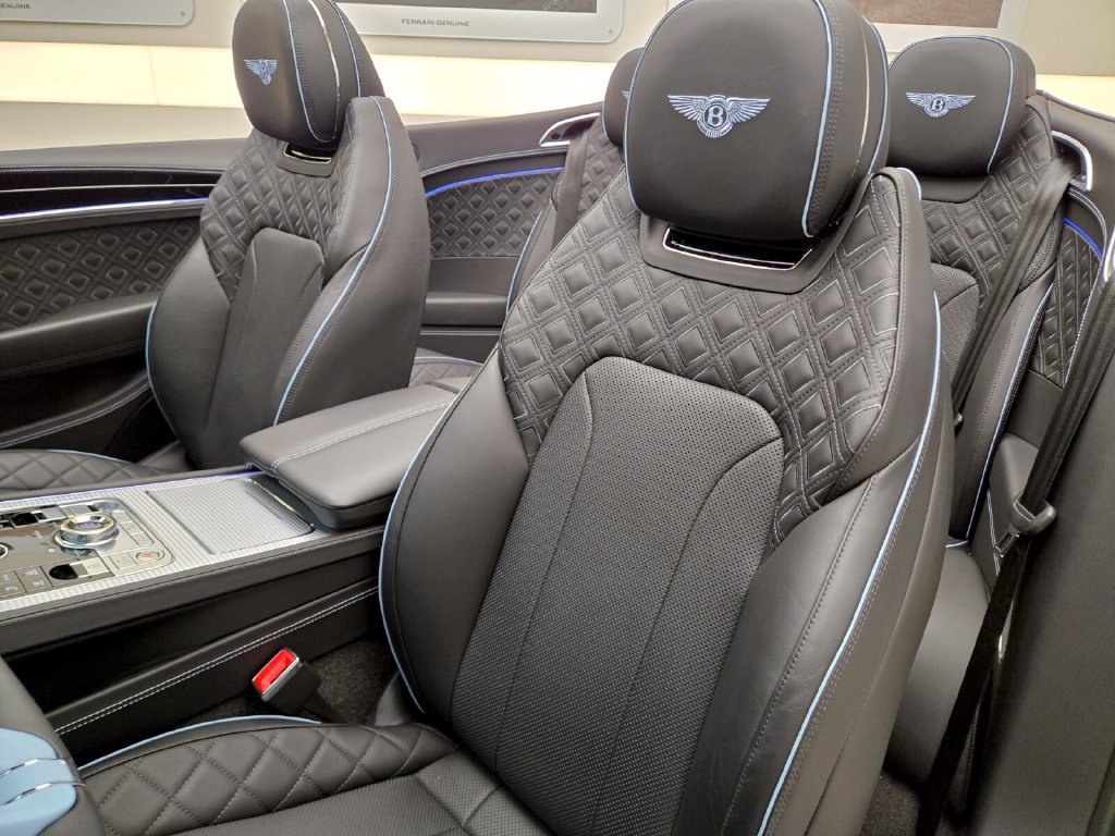 Certified 2023 Bentley Continental GT V8 AWD/4WD image 30