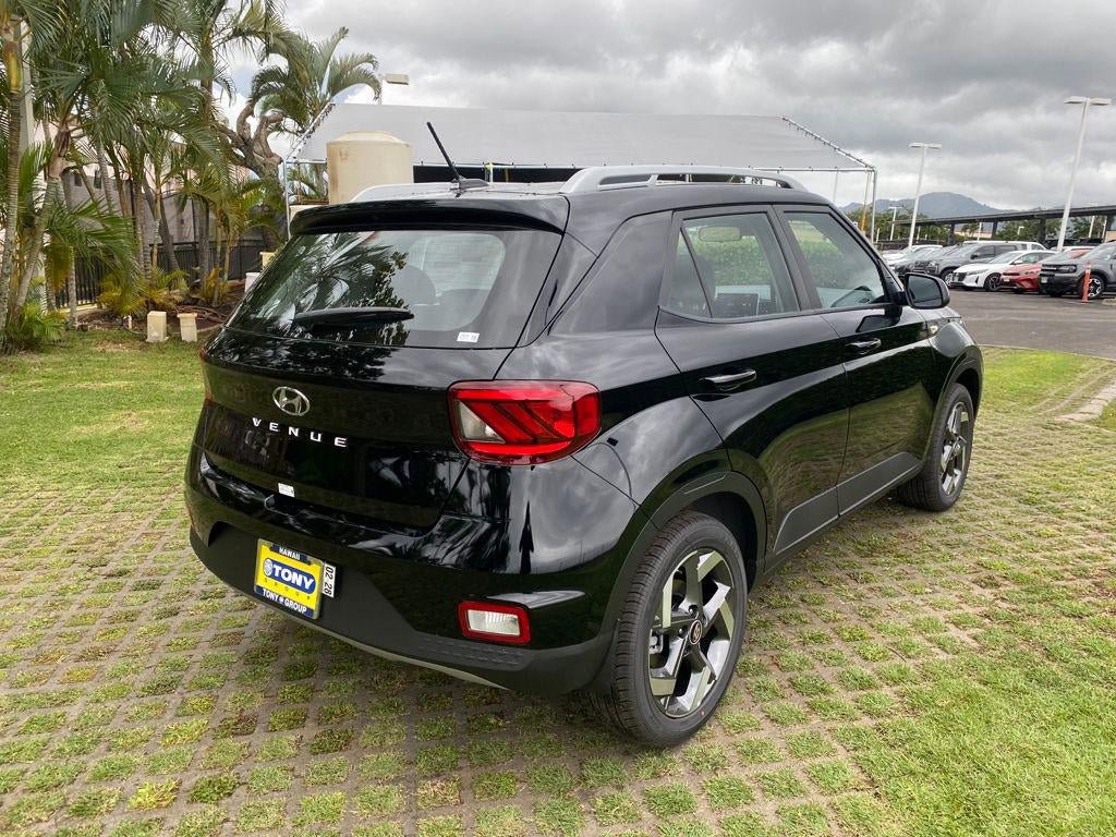 New 2026 Hyundai Venue SEL FWD image 25