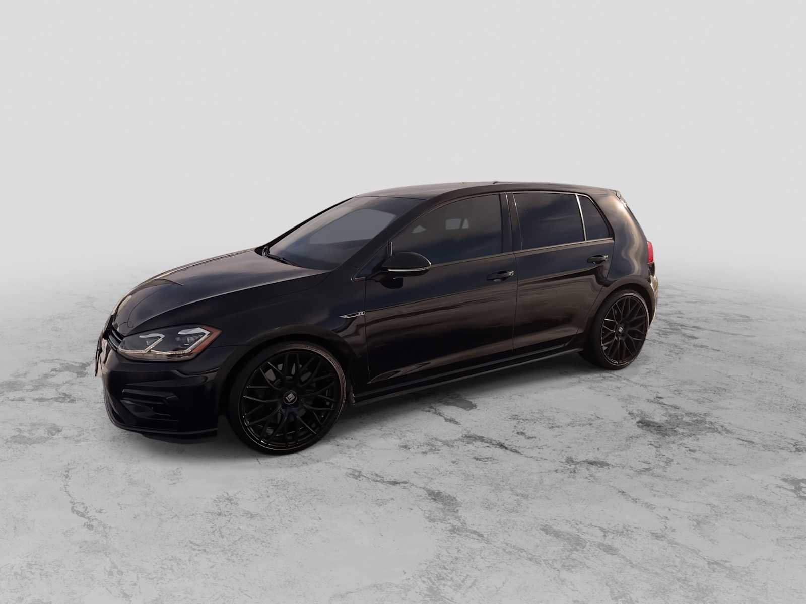 Used 2018 Volkswagen Golf R 4-Door image 4