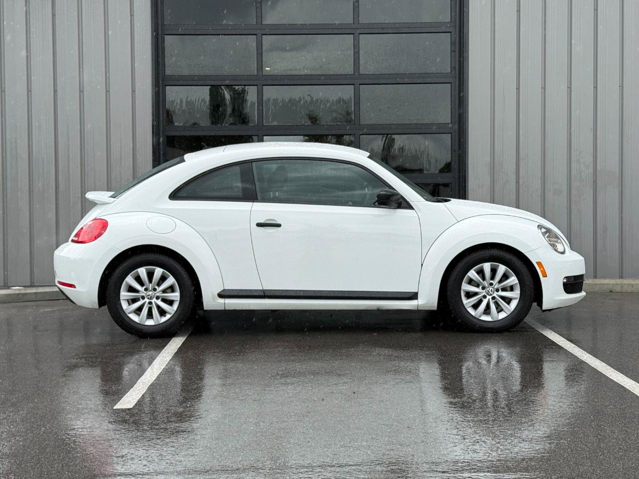 Used 2015 Volkswagen Beetle 1.8T FWD image 3
