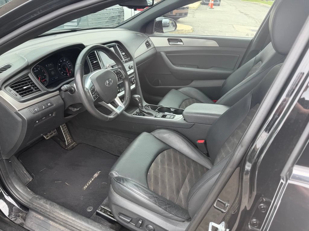 Used 2019 Hyundai Sonata Sport w/ Tech Package 03 FWD image 7