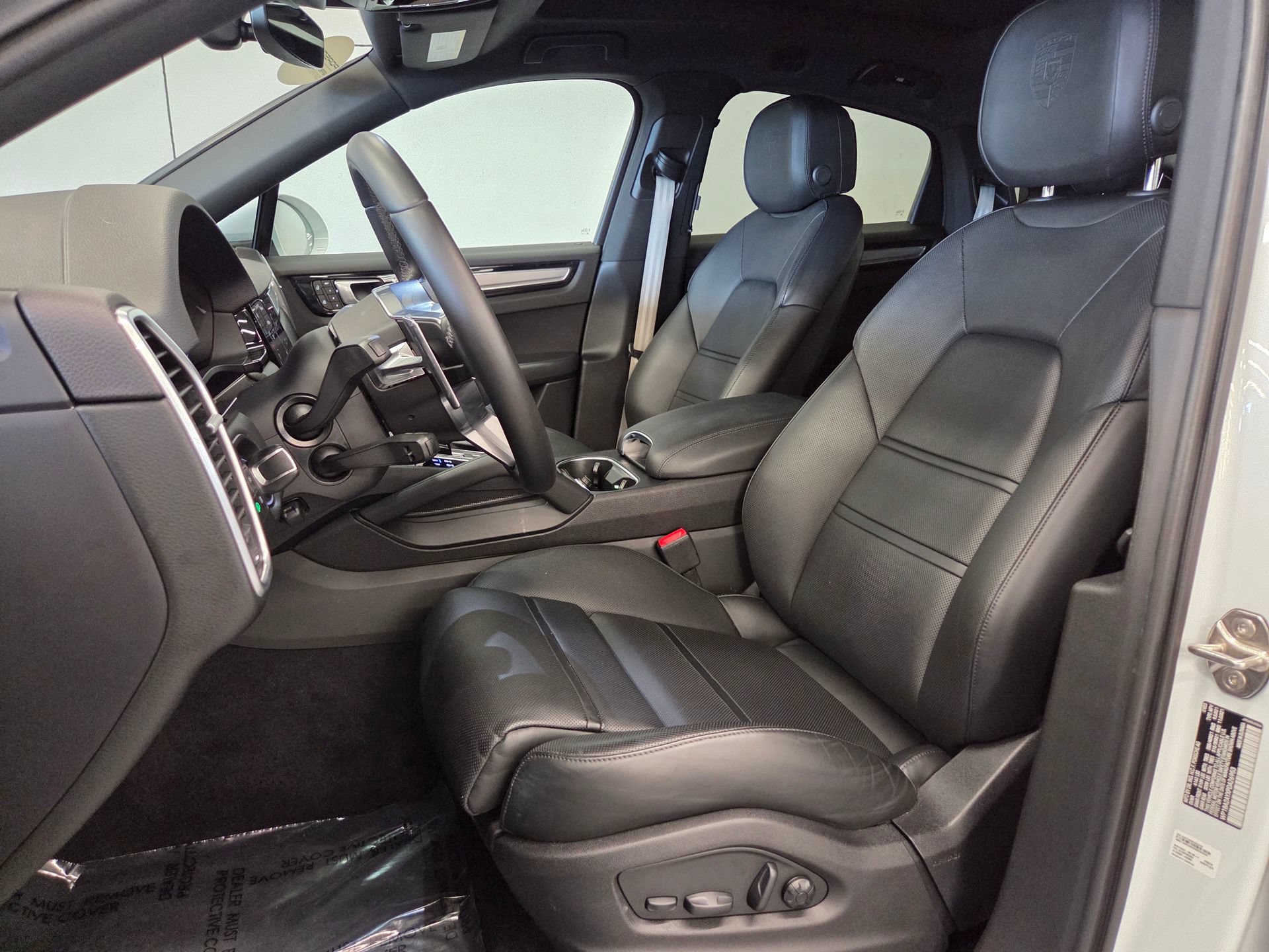 Certified 2023 Porsche Cayenne Coupe AWD/4WD image 5