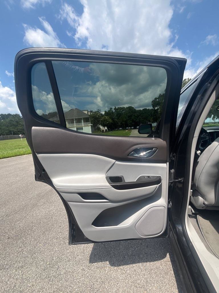 Used 2019 GMC Acadia SLT FWD image 11