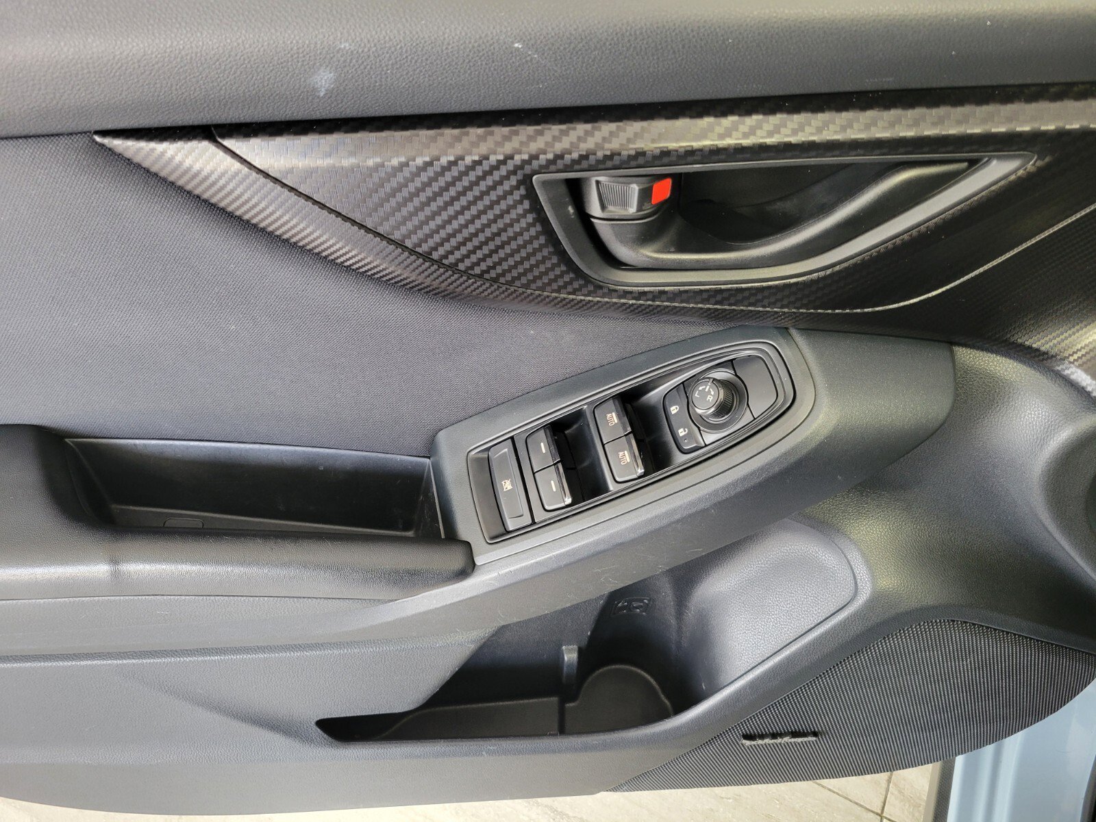 Used 2018 Subaru Crosstrek 2.0i AWD/4WD image 17