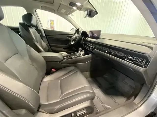 Used 2023 Honda Accord Touring image 25
