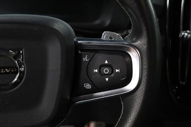 Used 2020 Volvo XC40 T5 R-Design w/ Protection Package Premier image 29