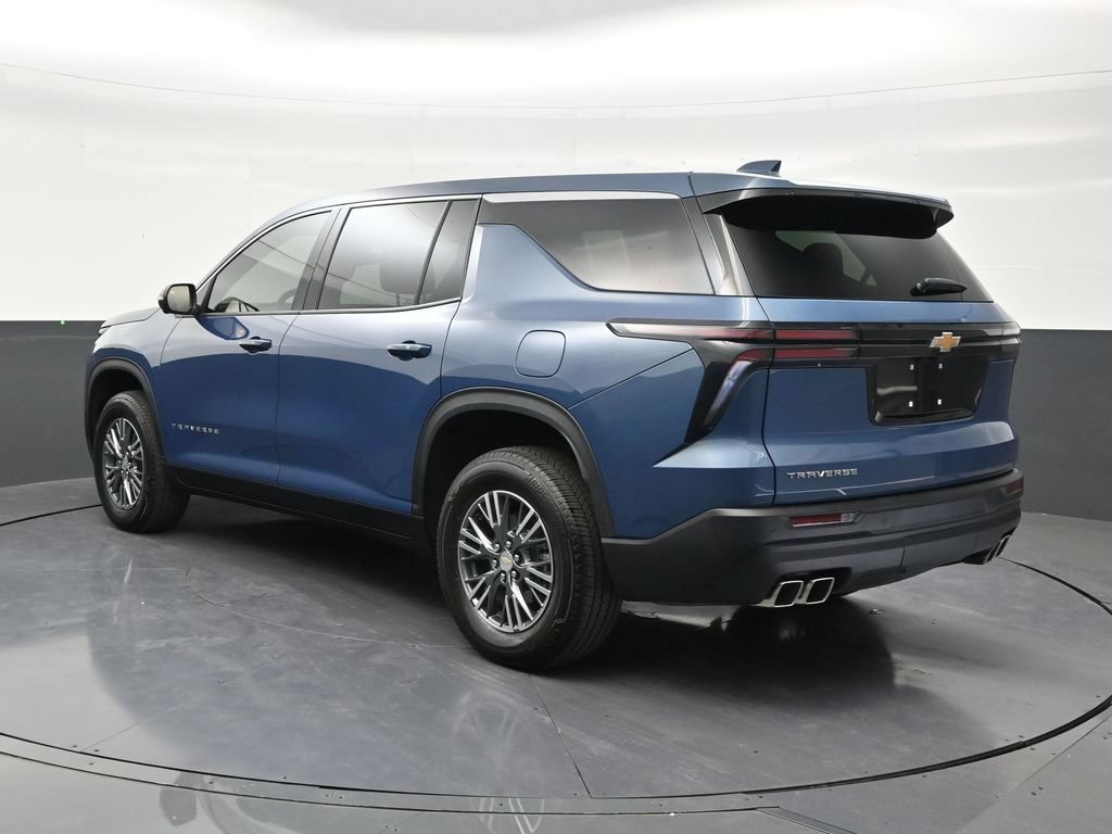 Used 2024 Chevrolet Traverse LS FWD image 3