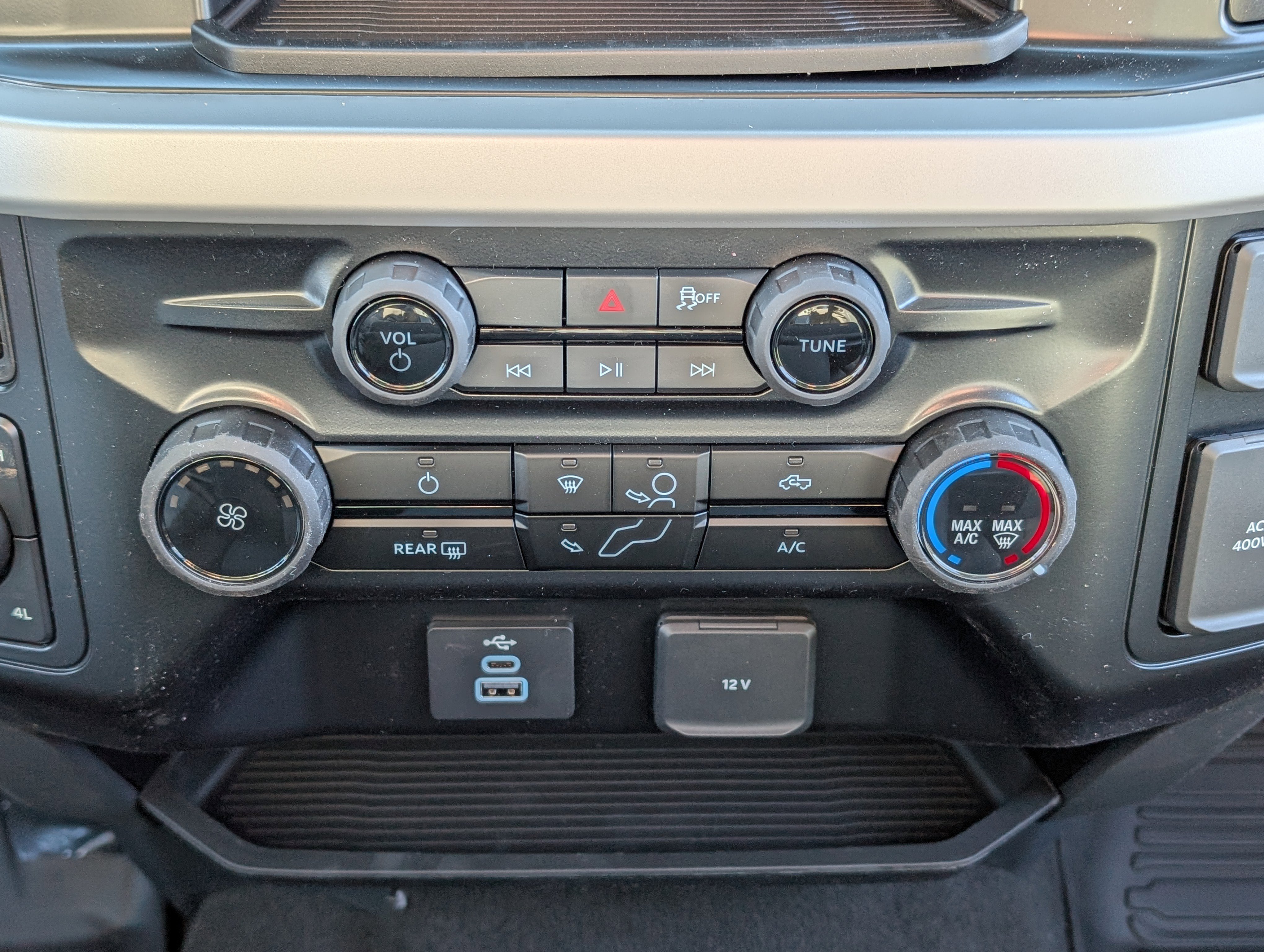 New 2026 Ford F250 XLT w/ FX4 Off-Road Package image 21