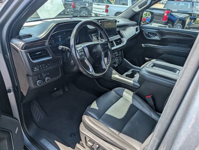 Used 2022 Chevrolet Suburban Z71 w/ Luxury Package AWD/4WD image 12