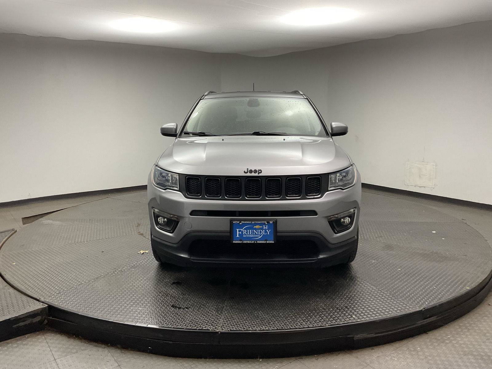 Used 2019 Jeep Compass Latitude FWD image 2