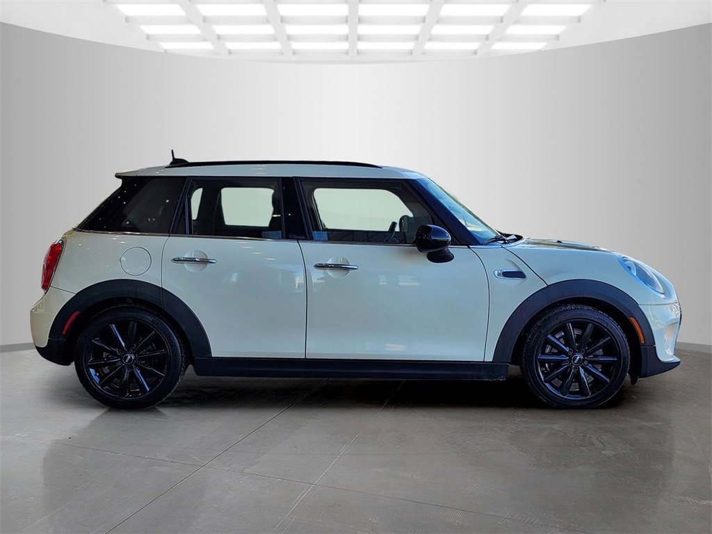 Used 2016 MINI Cooper 4-Door Hardtop image 3