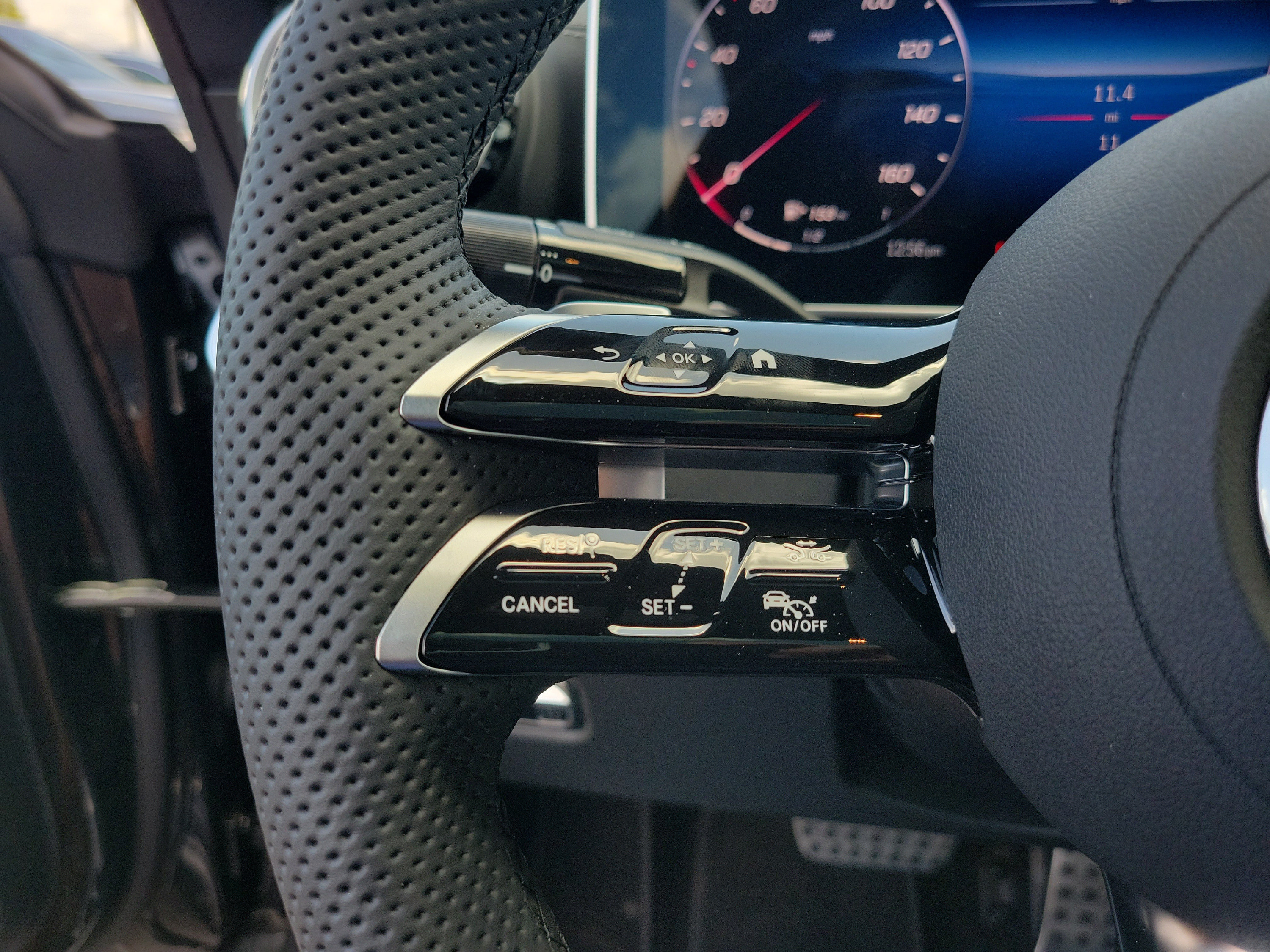 New 2026 Mercedes-Benz CLE 300 4MATIC Coupe image 17