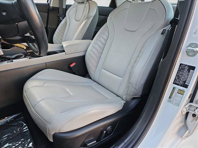 Used 2024 Hyundai Elantra Limited FWD image 17