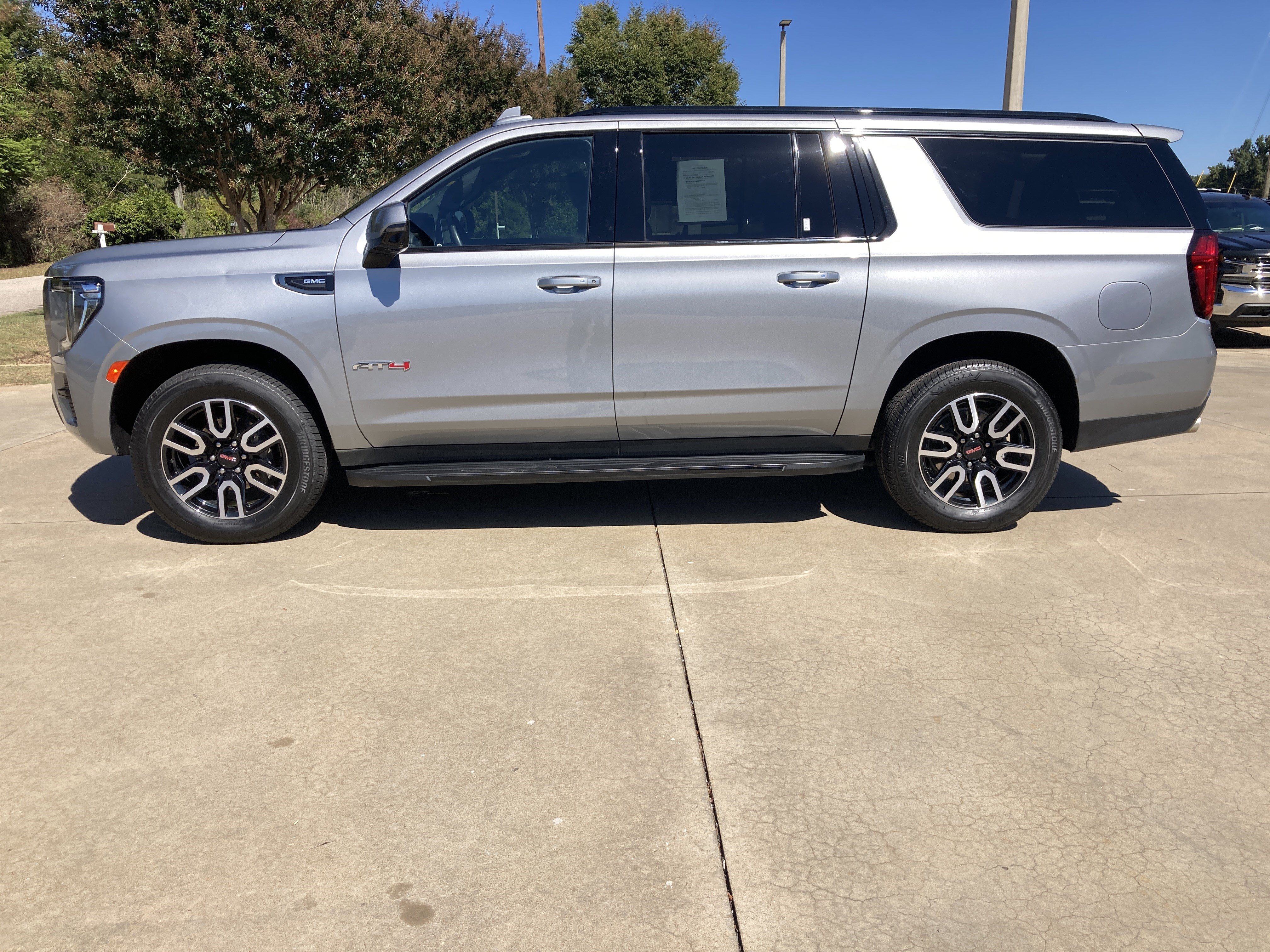 Certified 2024 GMC Yukon XL AT4 w/ Technology Package AWD/4WD image 9