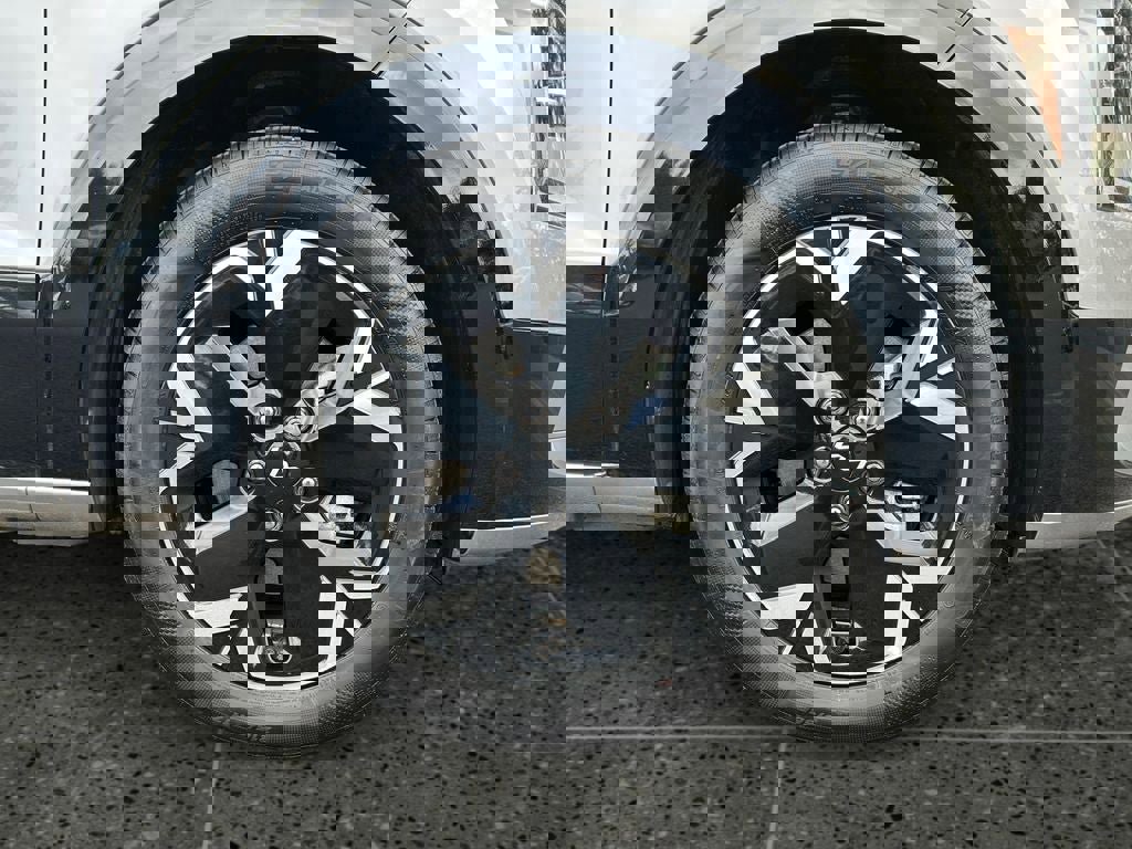 Used 2023 Kia Niro Wind w/ Wind Preserve Package FWD image 9