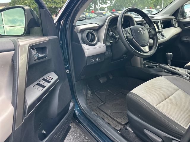 Used 2018 Toyota RAV4 XLE AWD/4WD image 12