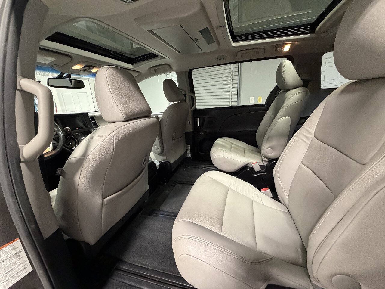 Used 2016 Toyota Sienna Limited Premium AWD/4WD image 16