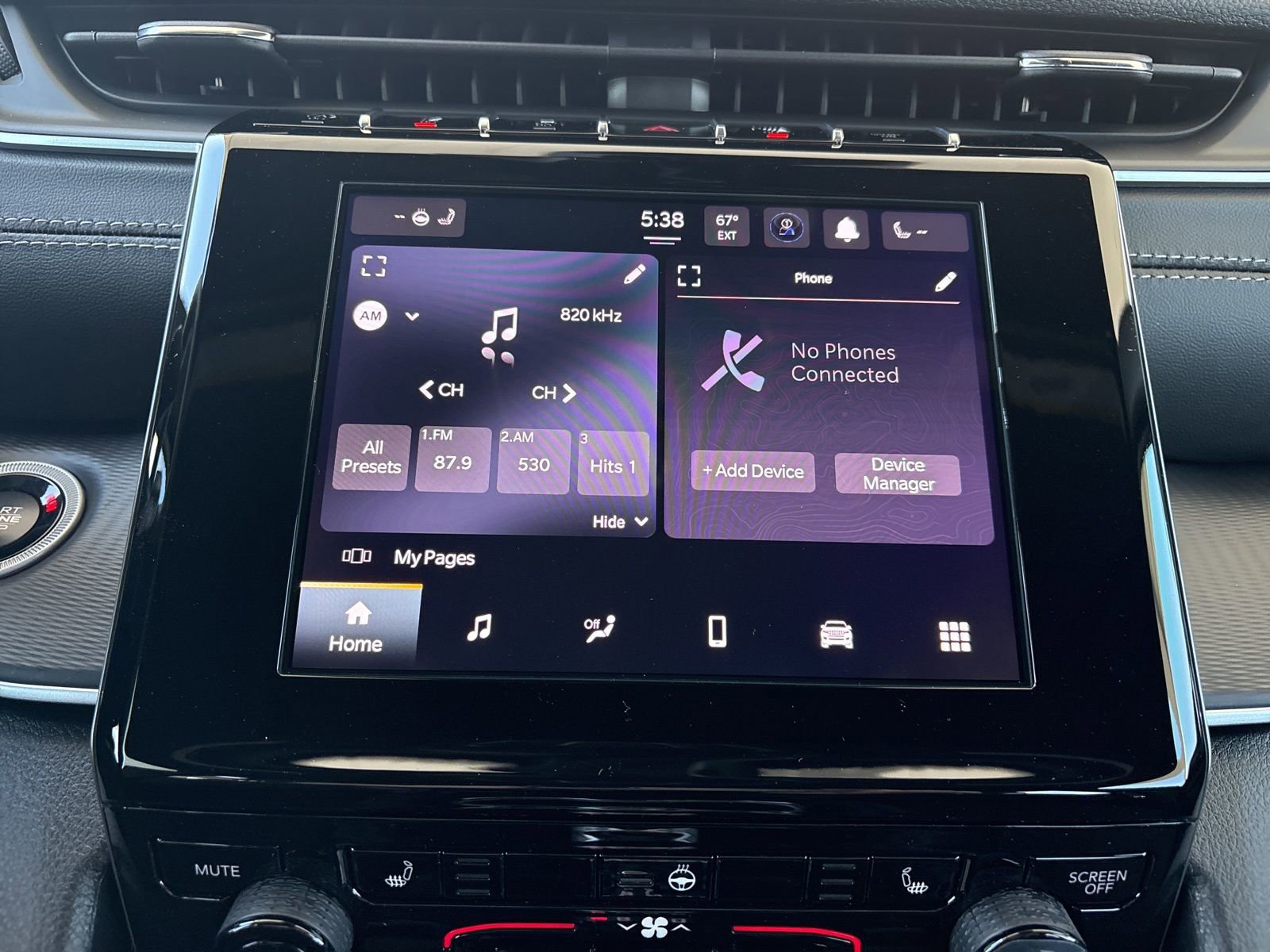 New 2025 Jeep Grand Cherokee Altitude image 18