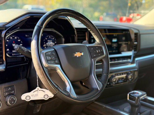 Used 2024 Chevrolet Silverado 1500 LT AWD/4WD image 10