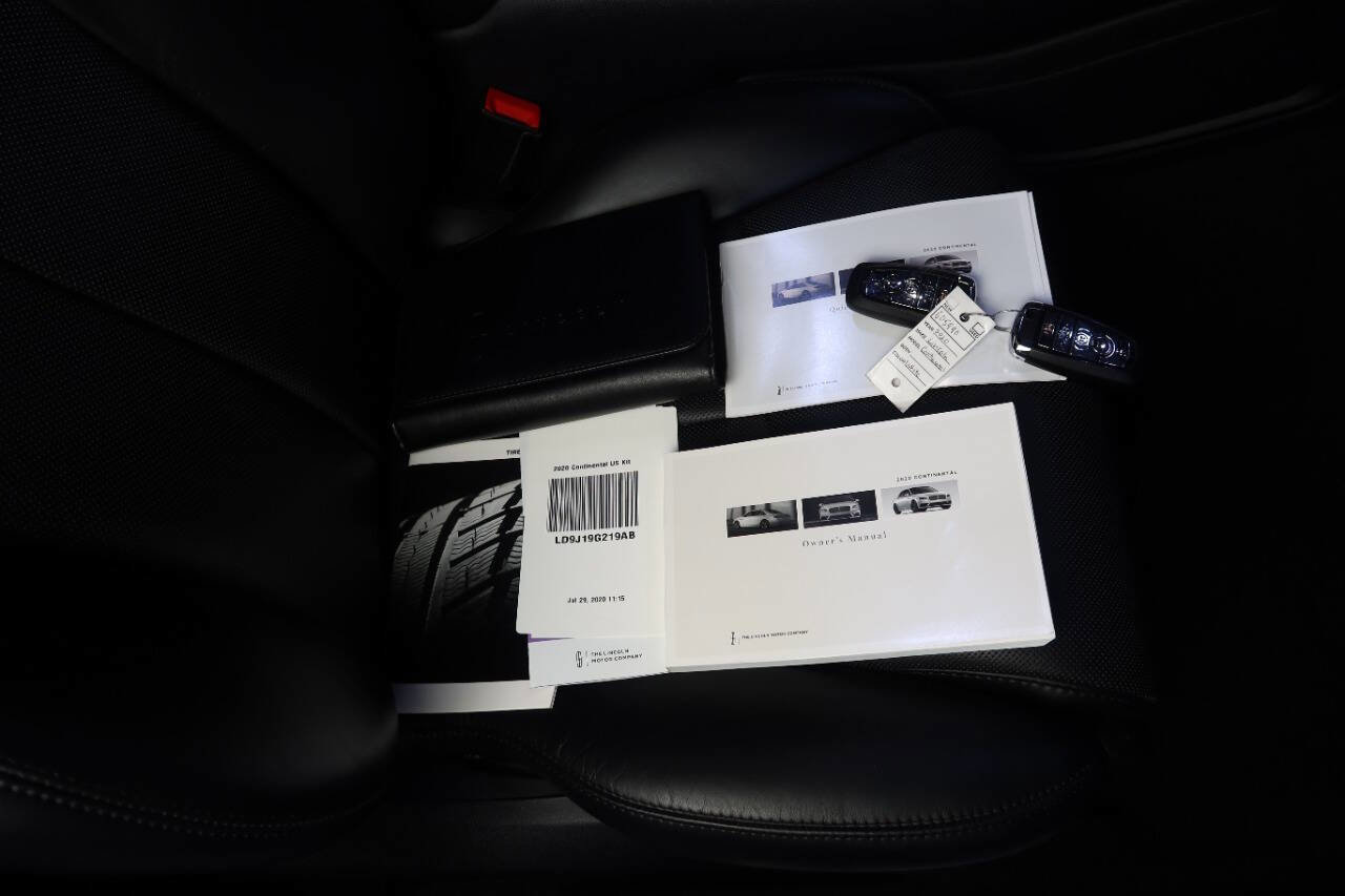 Used 2020 Lincoln Continental Reserve image 27