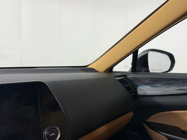 Used 2025 Lexus NX 250 FWD w/ Towing Package (2000 Lbs) image 18