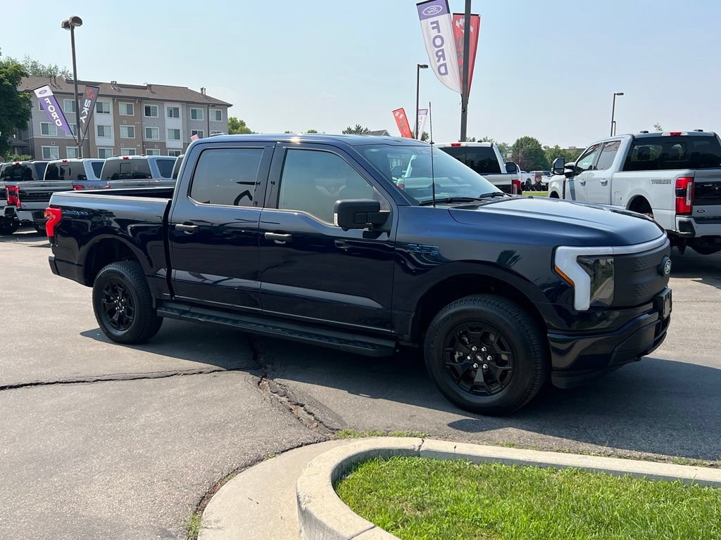 Used 2025 Ford F150 Lightning XLT AWD/4WD image 6