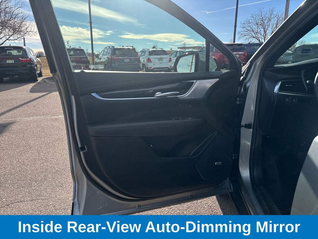 Used 2025 Cadillac XT5 Premium Luxury image 11