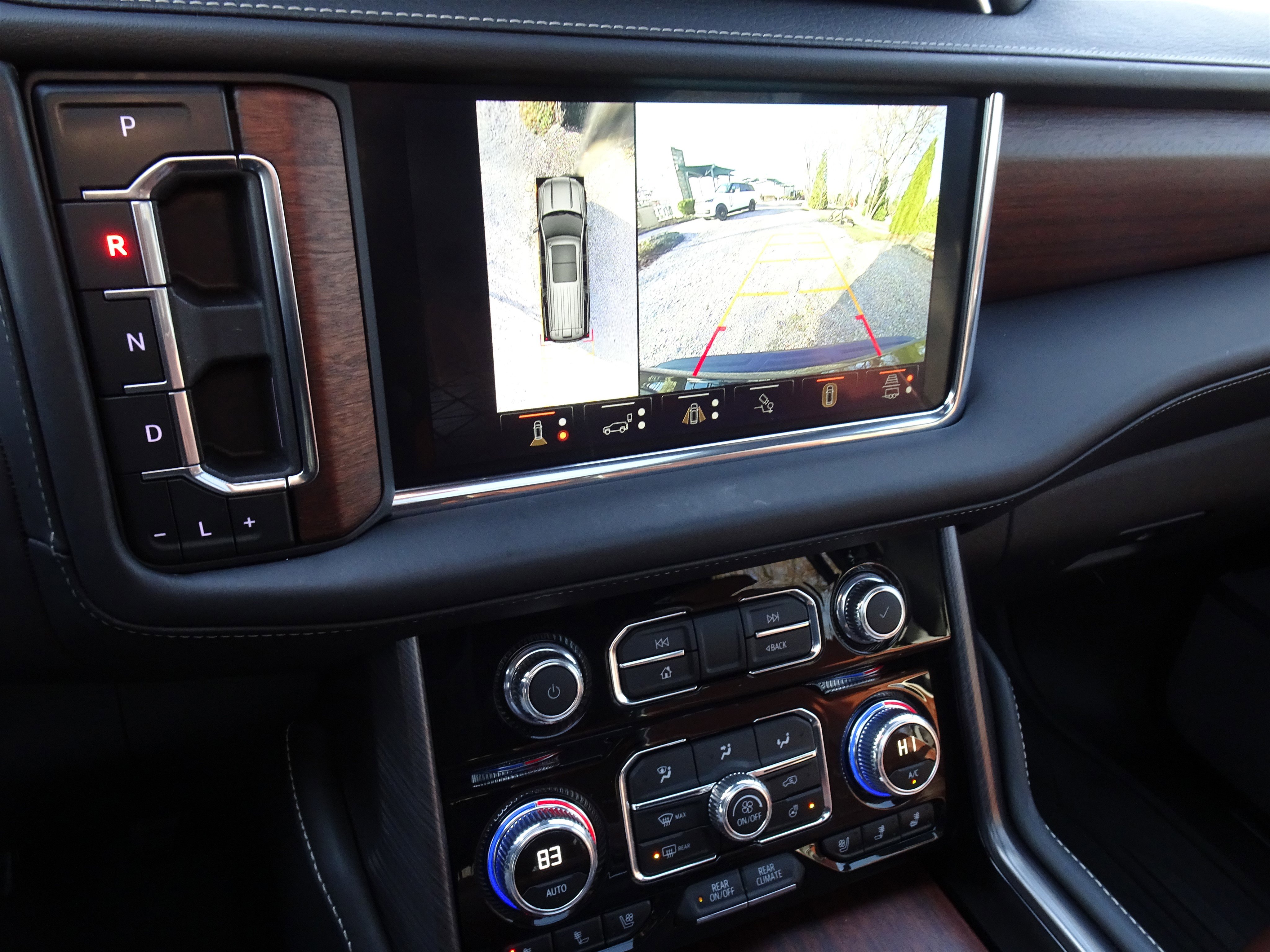 Used 2023 GMC Yukon XL Denali Ultimate image 4