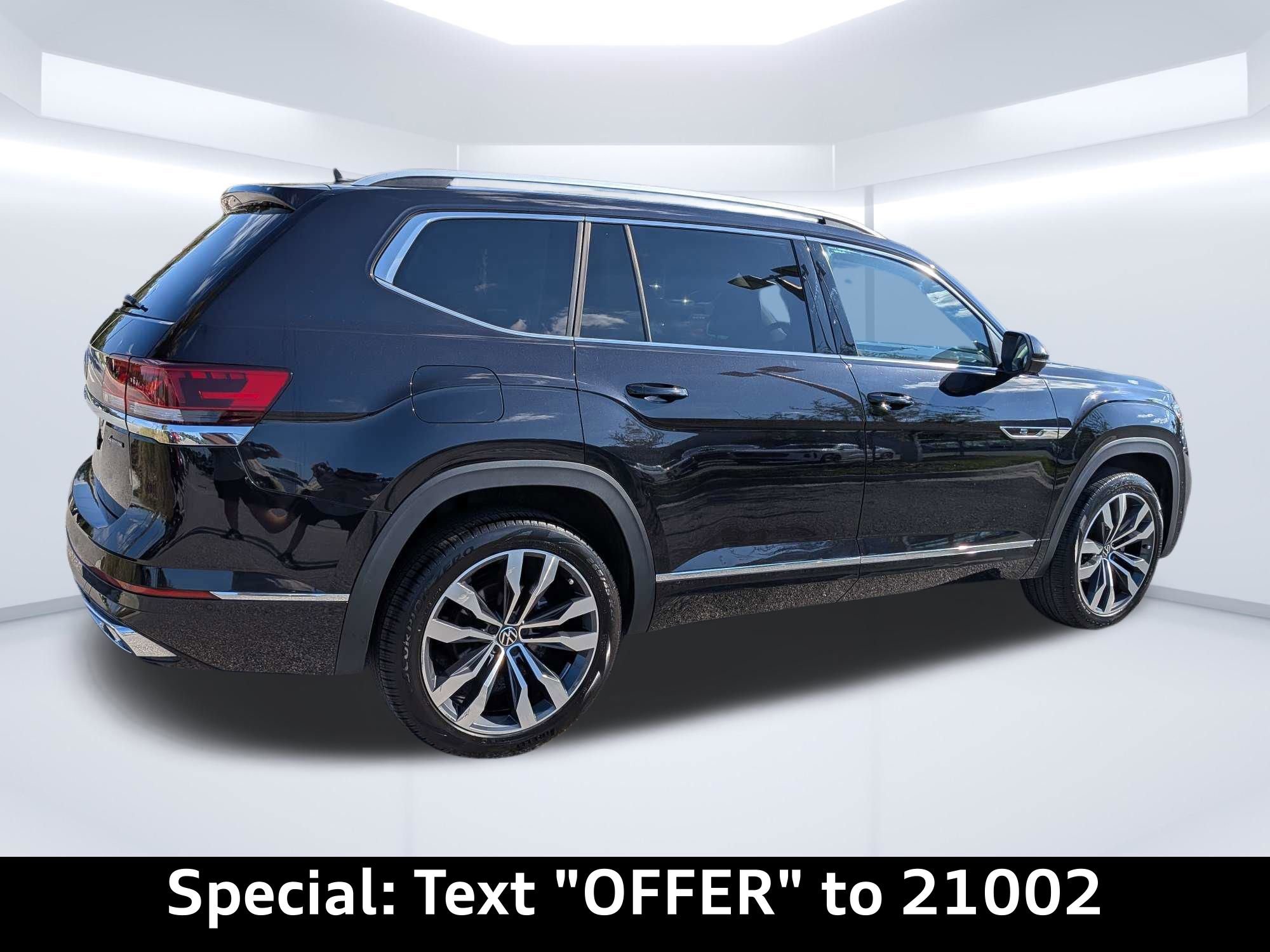 Used 2023 Volkswagen Atlas SEL Premium AWD/4WD image 3
