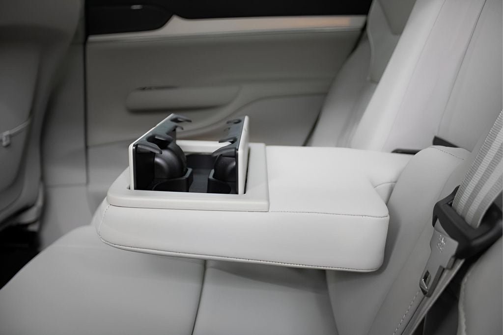 New 2025 Volvo EX90 Ultra AWD/4WD image 28