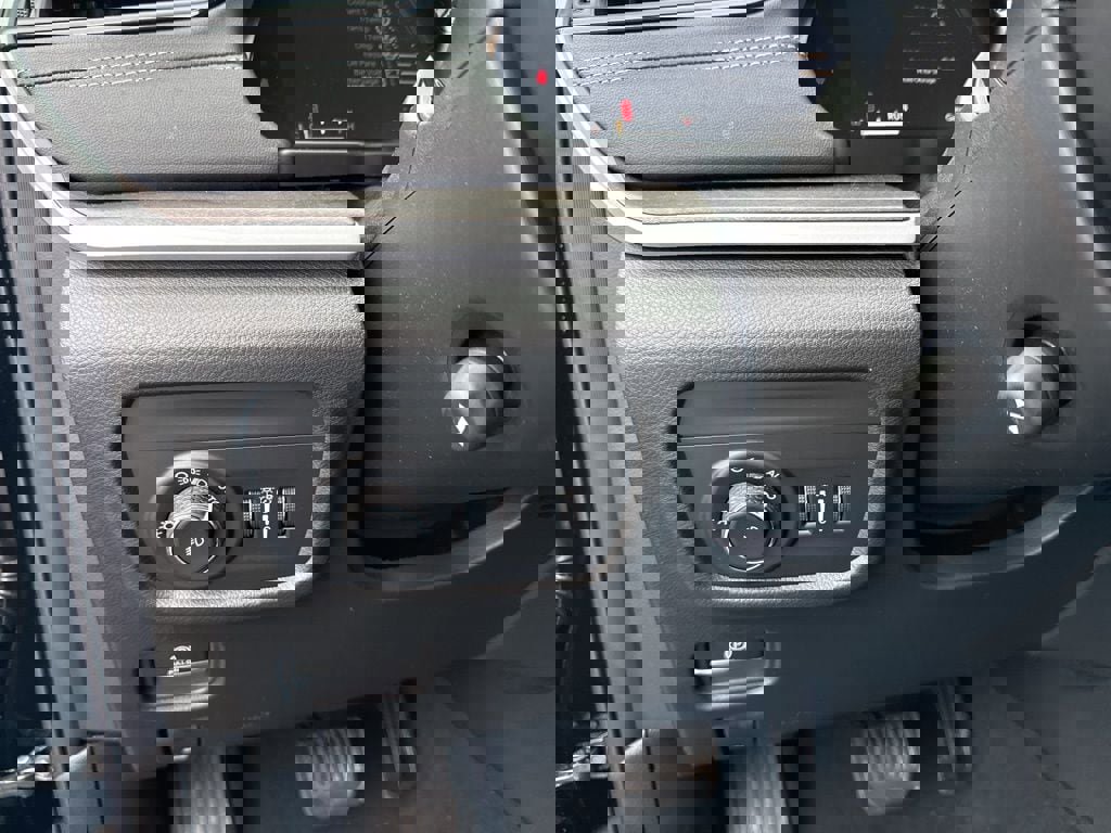 New 2026 Jeep Grand Cherokee Limited image 17