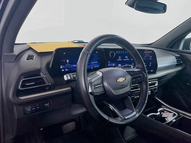 Used 2025 Chevrolet Traverse LT FWD image 11