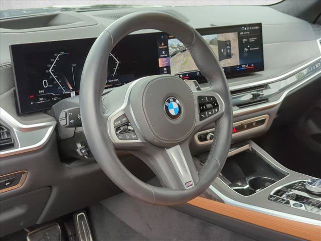 Used 2026 BMW X7 xDrive40i w/ M Sport Package AWD/4WD image 9