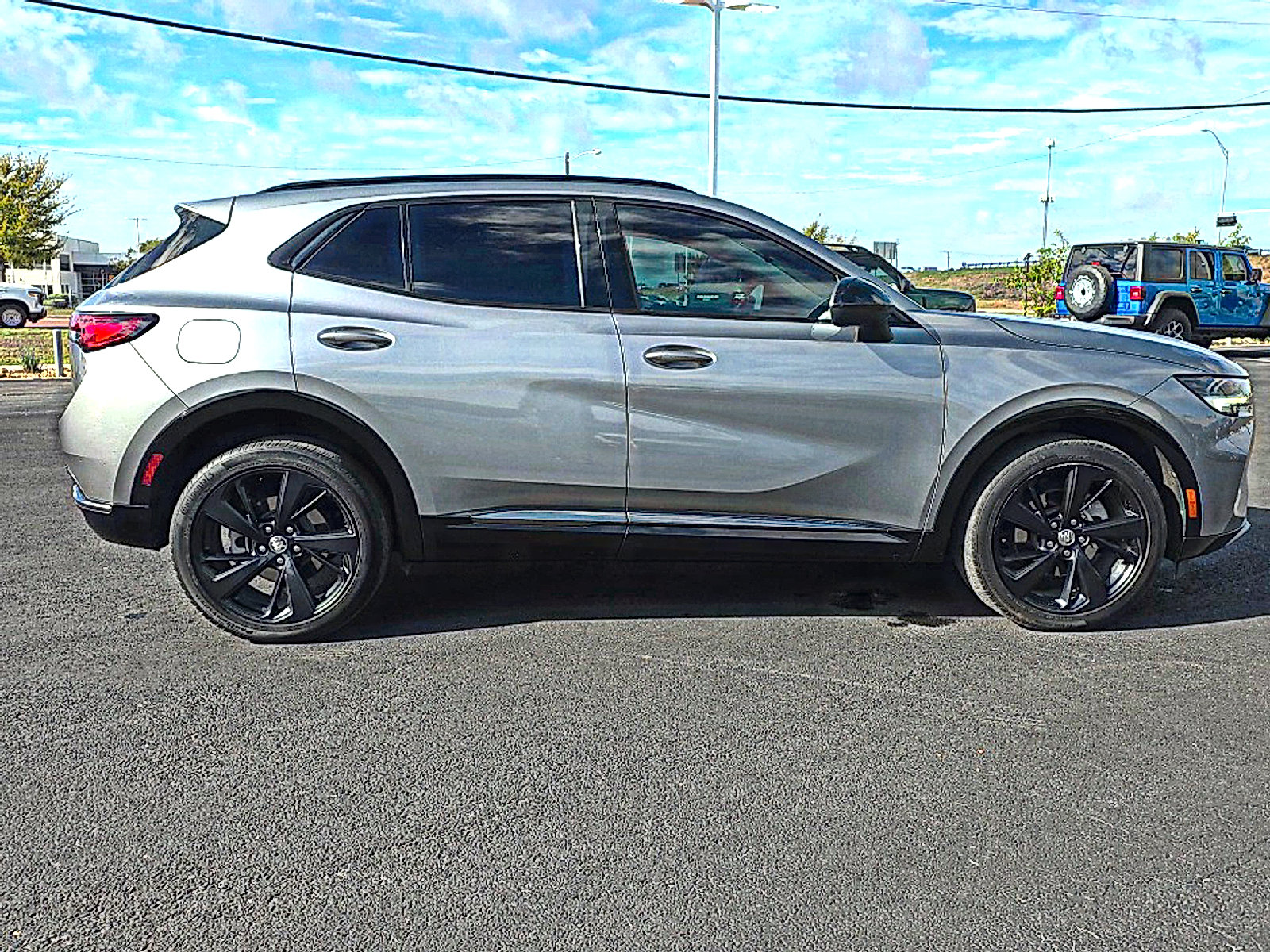 Used 2023 Buick Envision Essence w/ Sport Touring Package FWD image 5