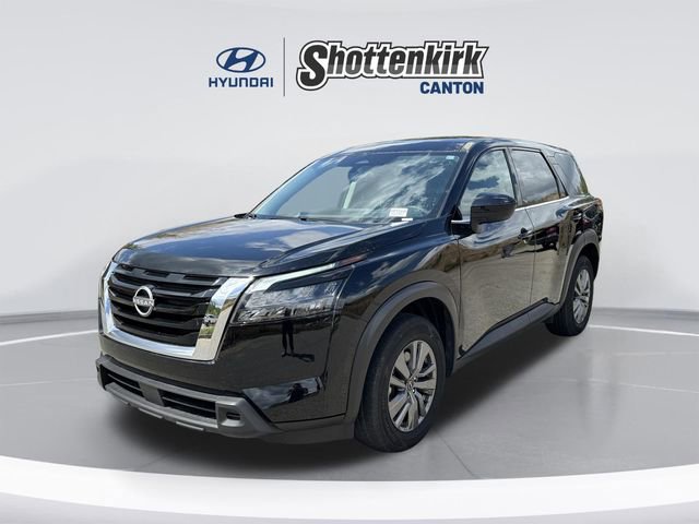 Used 2025 Nissan Pathfinder S image 1