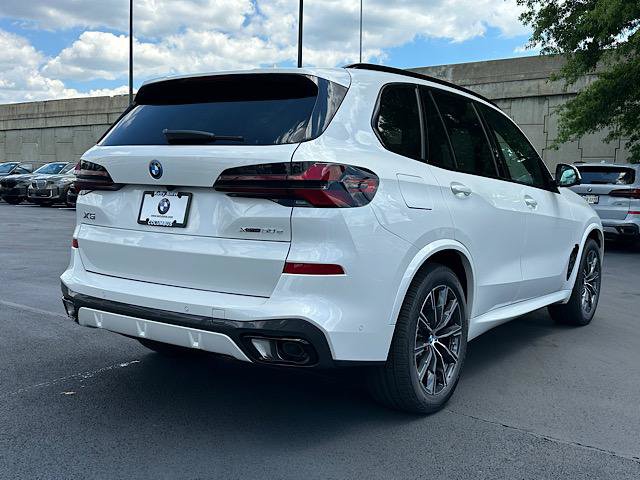 New 2026 BMW X5 xDrive50e w/ M Sport Package AWD/4WD image 3