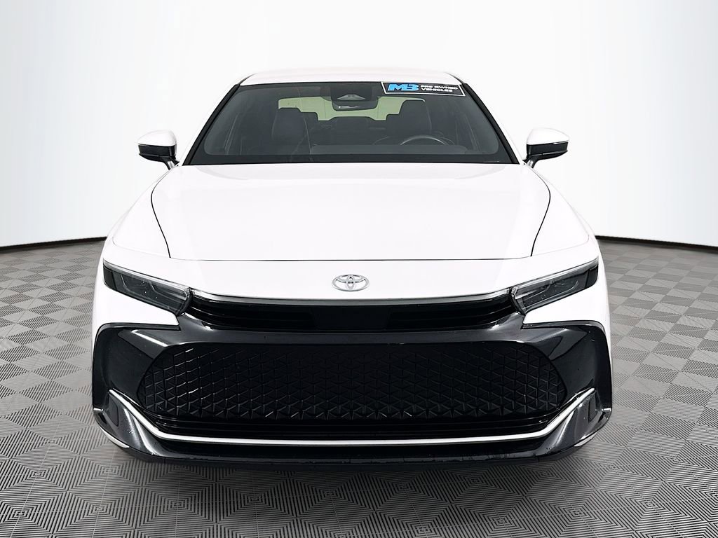 Used 2023 Toyota Crown XLE image 2