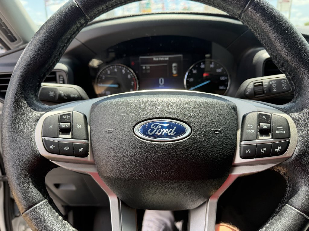 Used 2024 Ford Explorer XLT RWD image 19