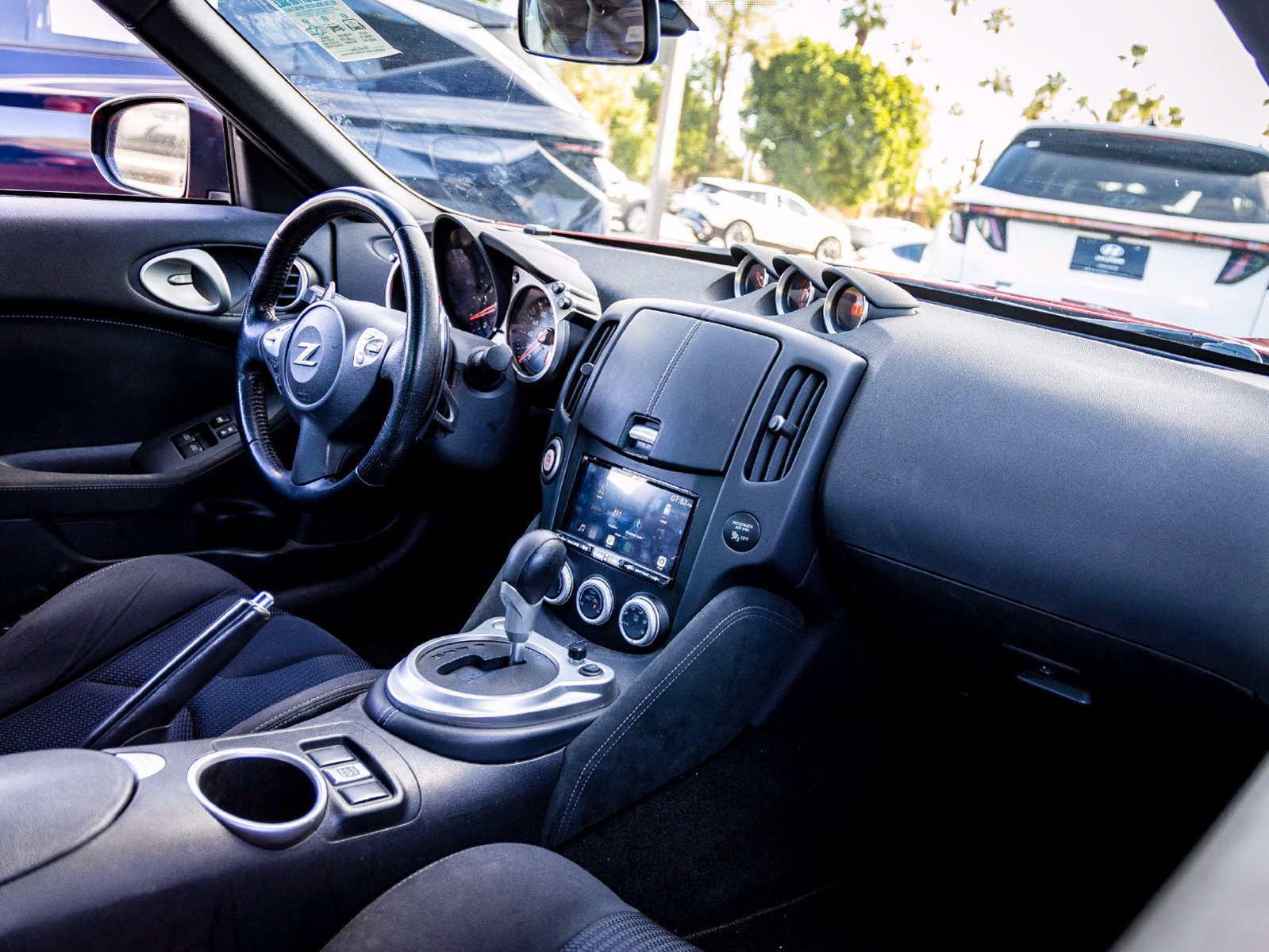 Used 2017 Nissan 370Z Roadster RWD image 9