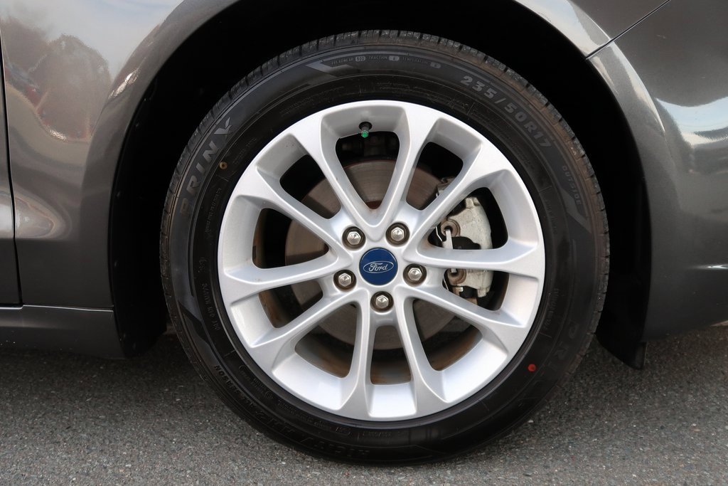 Used 2020 Ford Fusion SE image 40