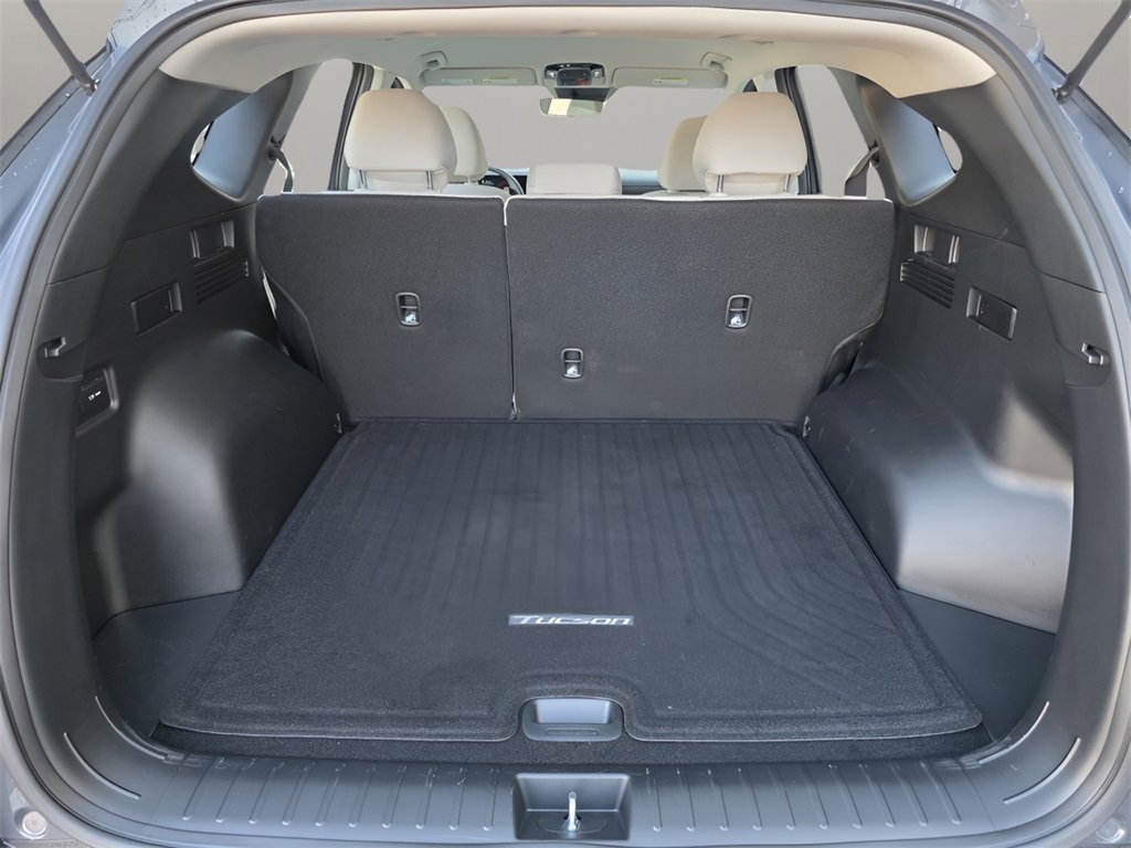 Used 2025 Hyundai Tucson SE image 14