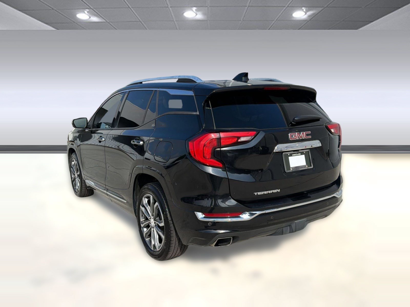 Used 2019 GMC Terrain Denali w/ Advanced Safety Package FWD image 3