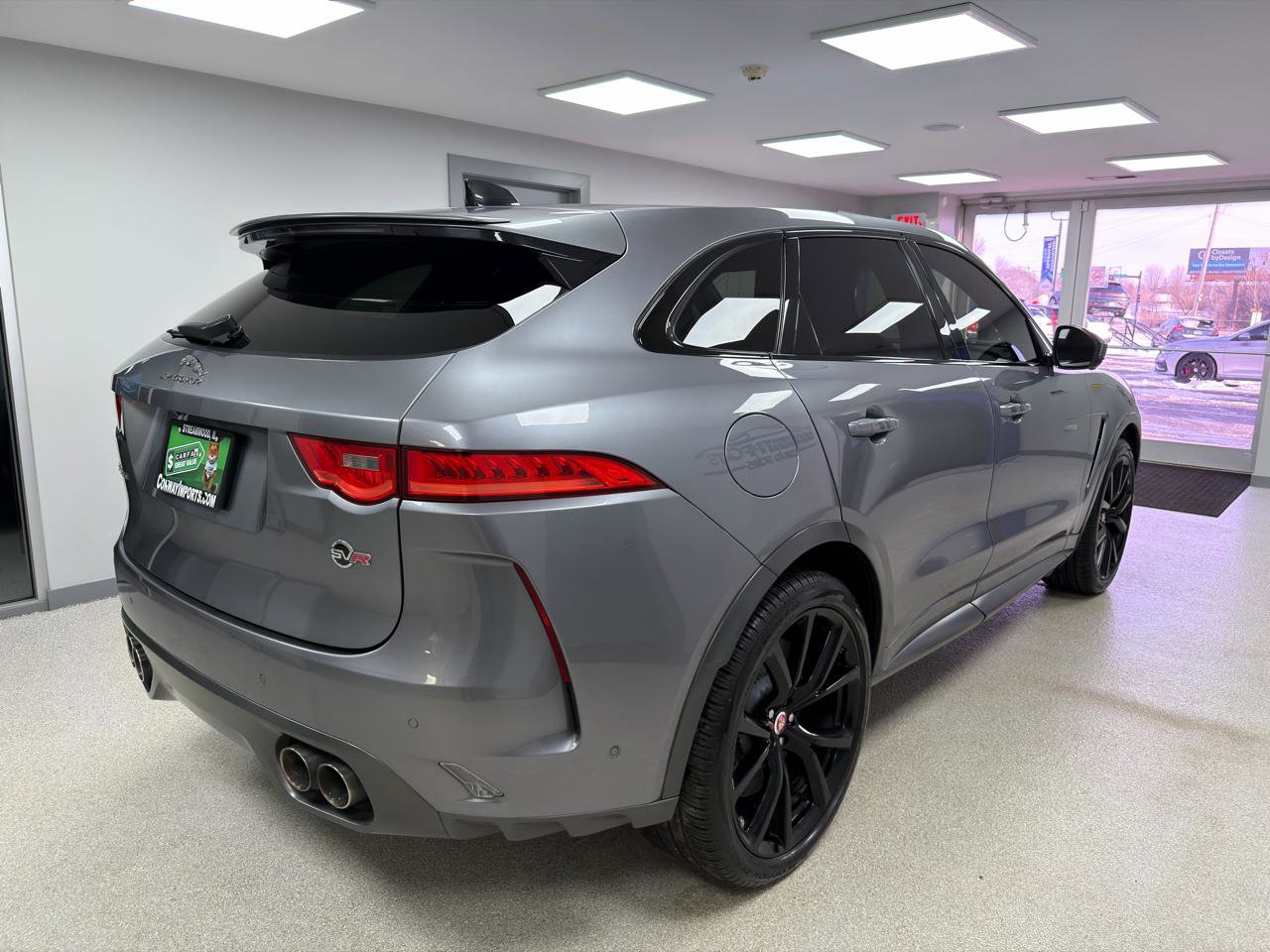 Used 2020 Jaguar F-PACE SVR image 3