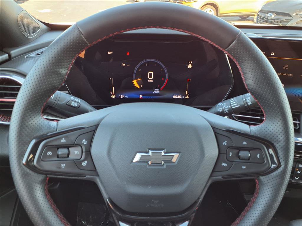 Used 2025 Chevrolet Trax RS w/ Sunroof Package image 12