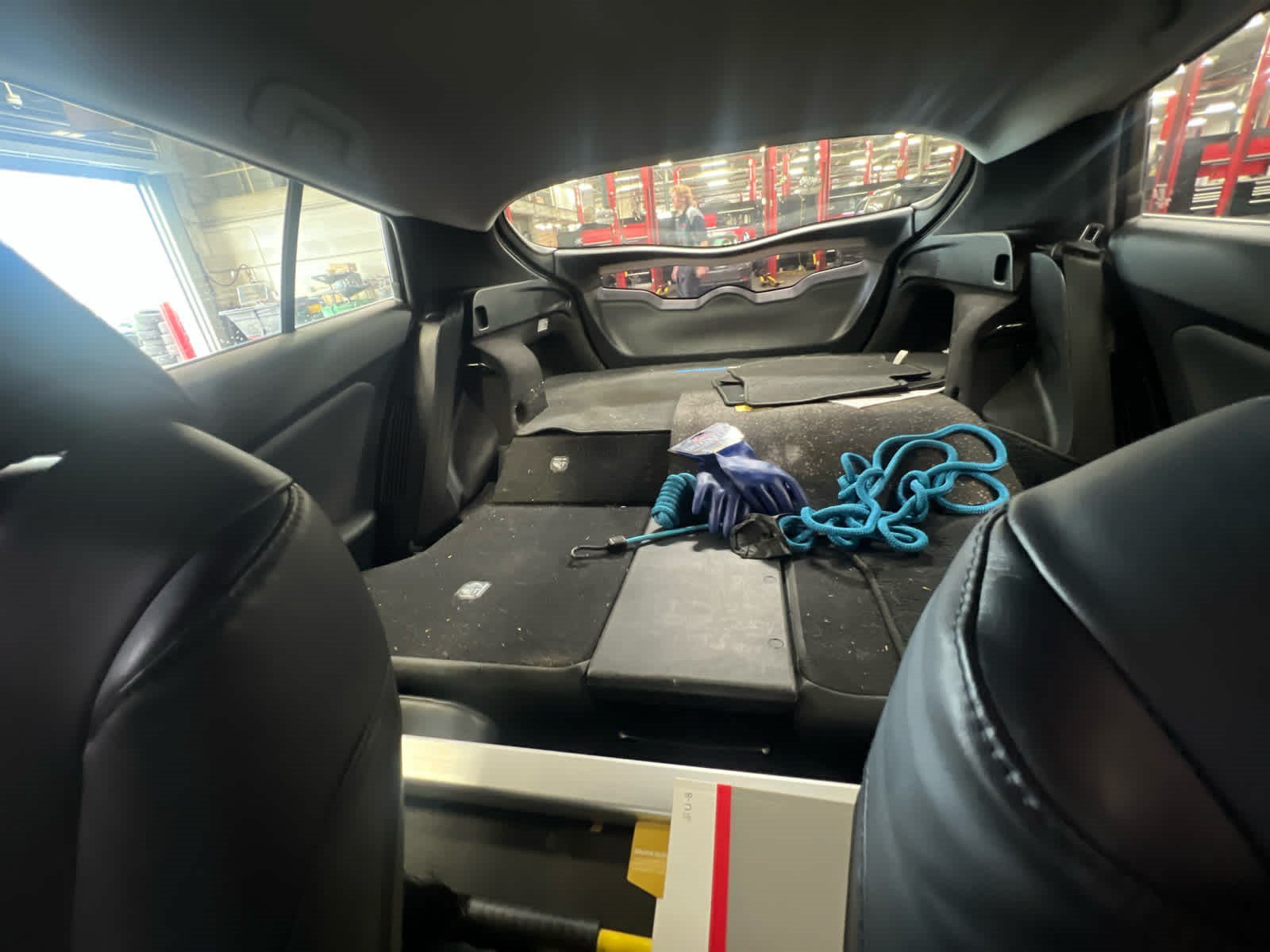 Used 2018 Toyota Prius Prime Advanced w/ Carpet Mat Package FWD image 12