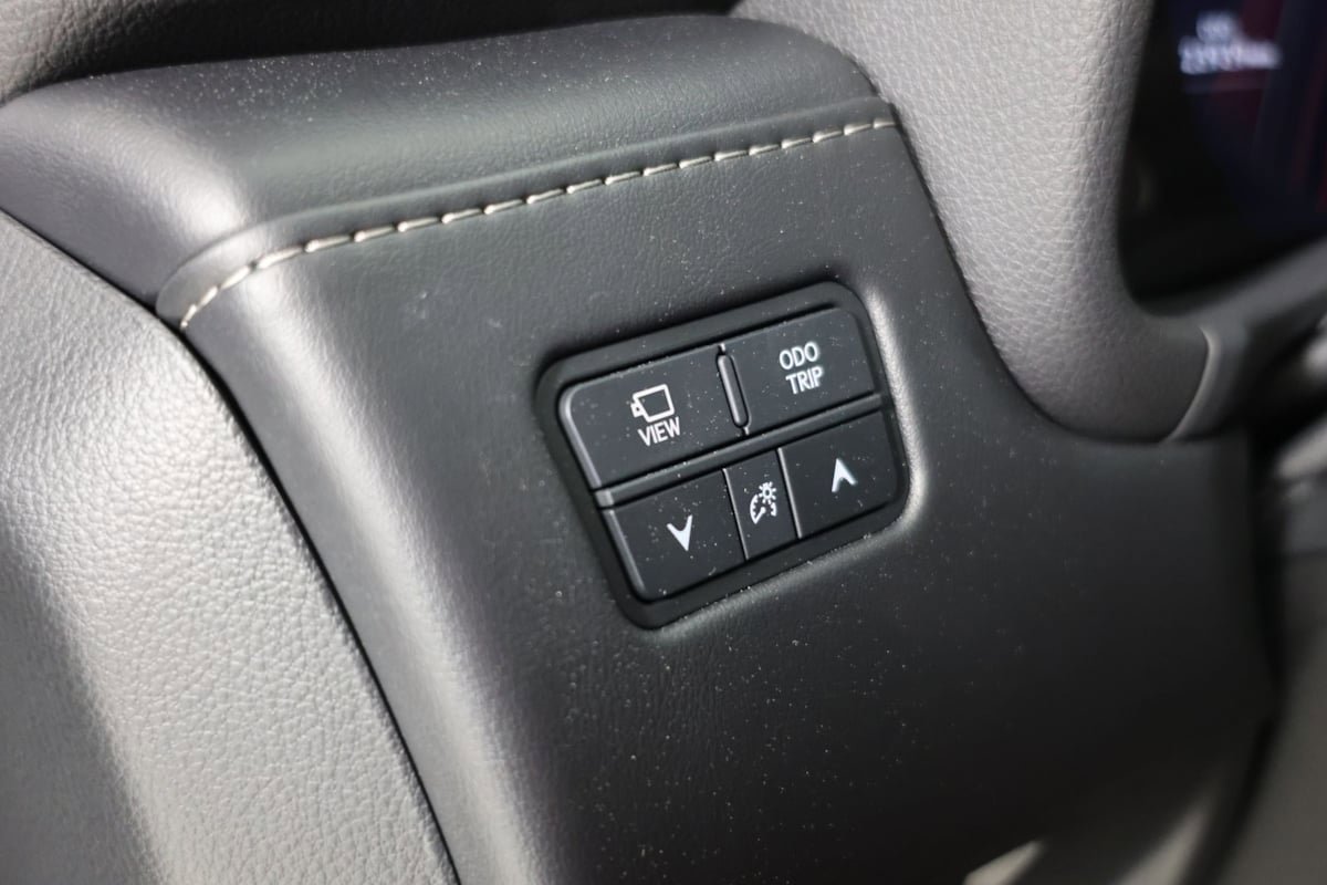 Used 2023 Lexus LX 600 F Sport w/ Accessory Package (Z1) AWD/4WD image 26