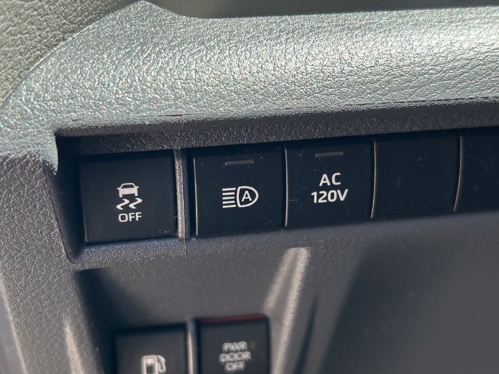 Used 2023 Toyota Sienna Limited AWD/4WD image 30