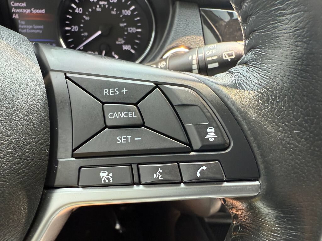 Used 2018 Nissan Rogue SV w/ Premium Package AWD/4WD image 15