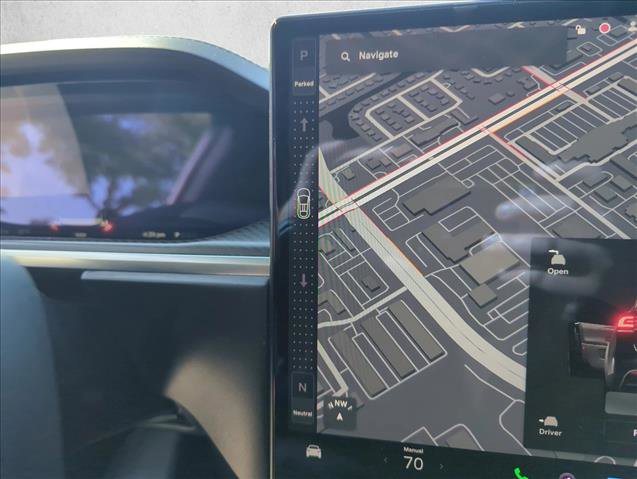 Used 2022 Tesla Model X Plaid image 8